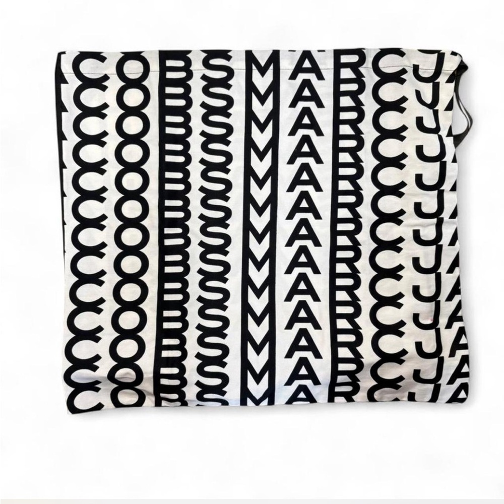 Marc Jacob Drawstring Dust Bag - Picture 2 of 3